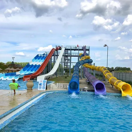 酒店 S Club Aqua Park And