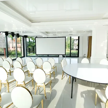 S Club Aqua Park And 3* בלגרד